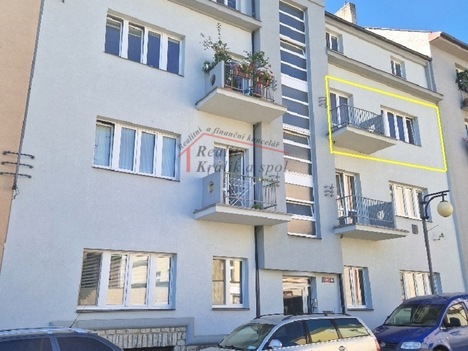 Velký zděný byt 3+kk/balkon, 300m od centra Kutné Hory