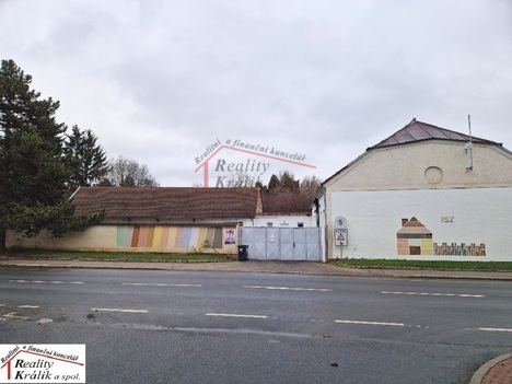 Pronájem obchodního prostoru s uzavíratelným dvorem 1000m2 v Čáslavi