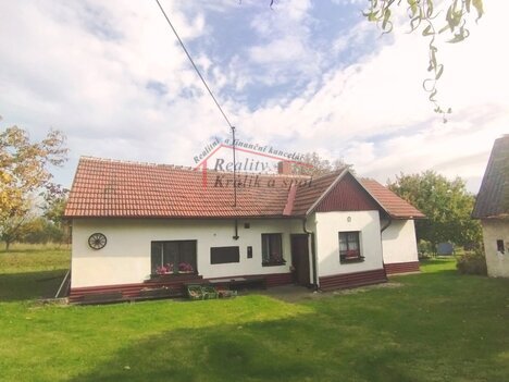 Rodinný dům  3+1 s velkým pozemkem 1350 m2, obec Černíny