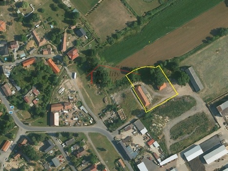 Pozemky a budovy ke komerčnímu využití, obec Neškaredice, 3km od Kutné Hory